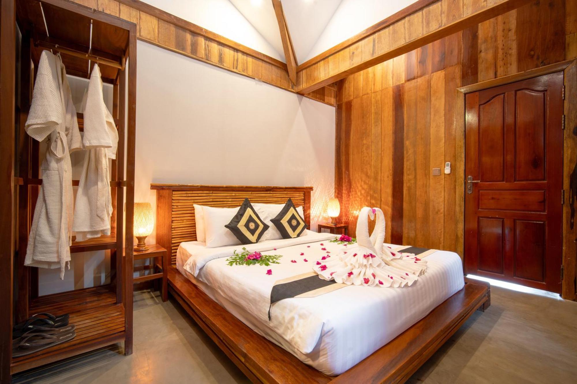 Resort Authentic Khmer Village