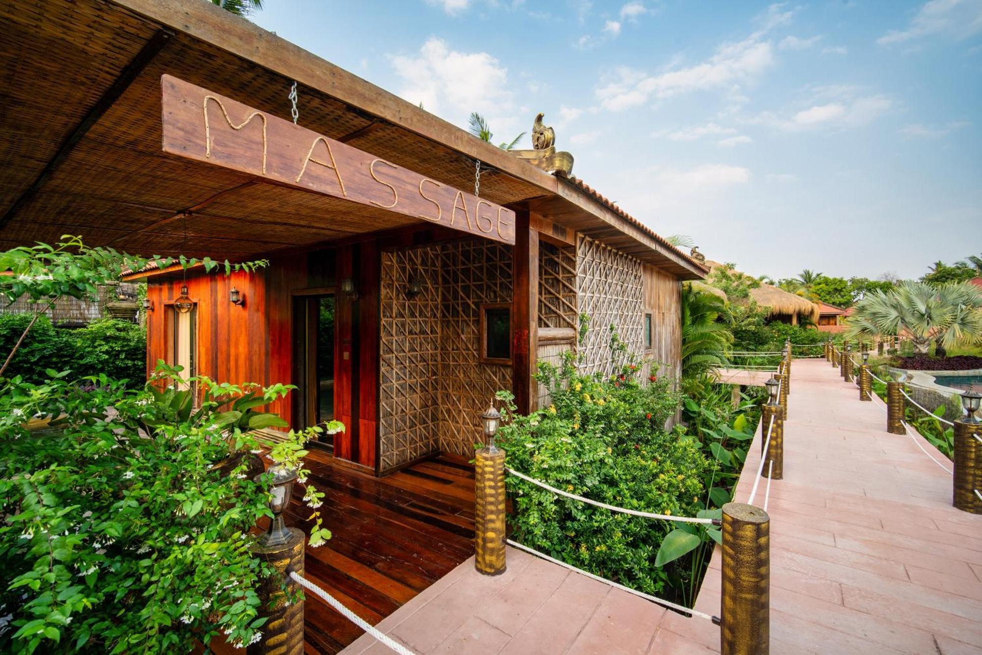 Authentic Khmer Village Siem Reap