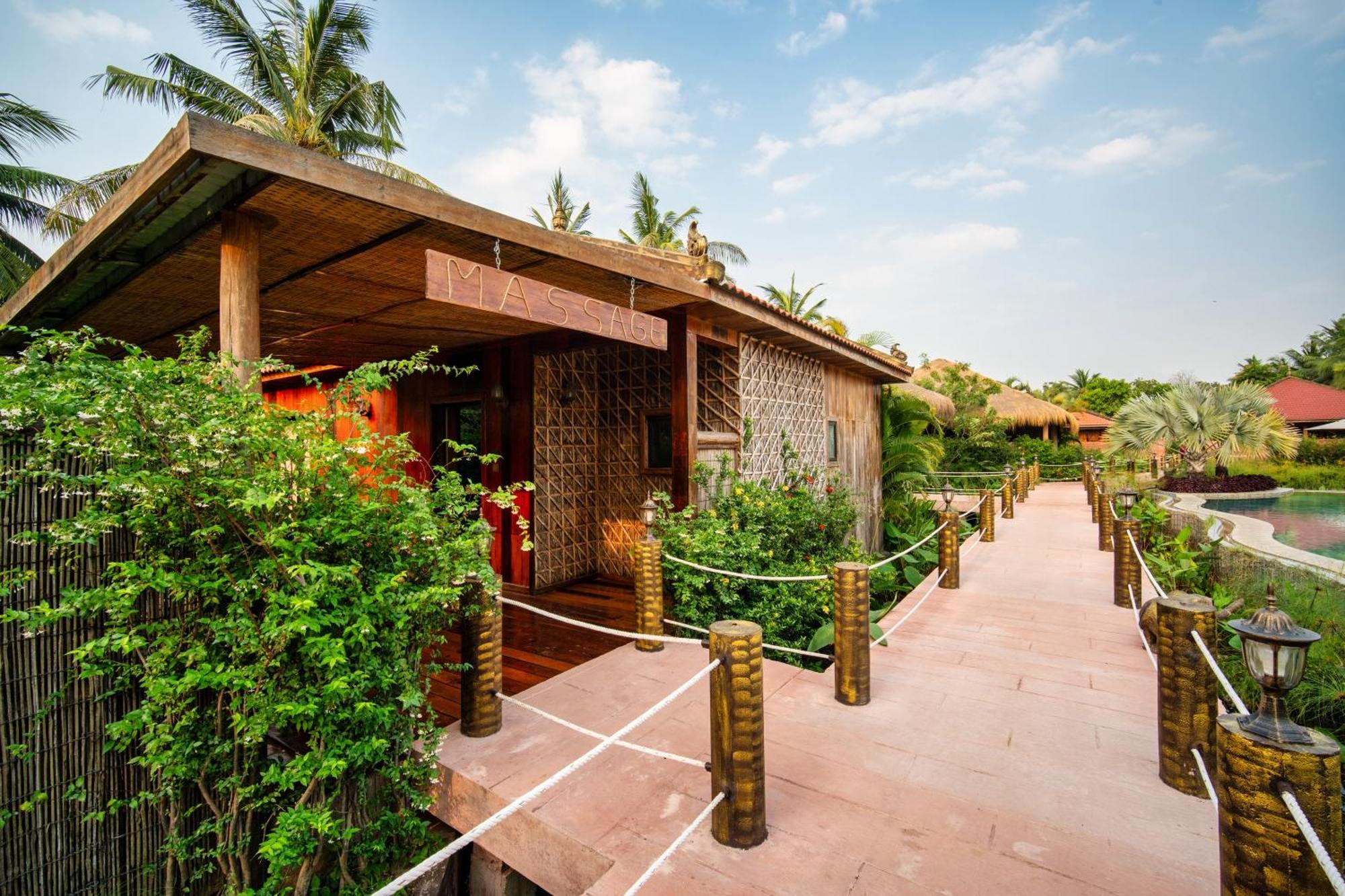 Authentic Khmer Village 5*